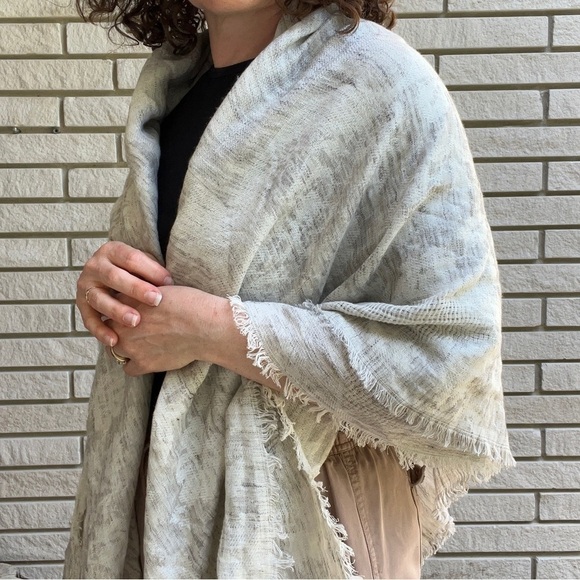 Aphorism Woven Lightweight Blanket Scarf - Picture 2 of 9